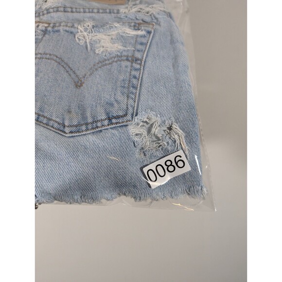 Levi's 550 Shorts Women 6 Vintage Distressed Cut Off Relaxed Denim Light Wash - Picture 7 of 7
